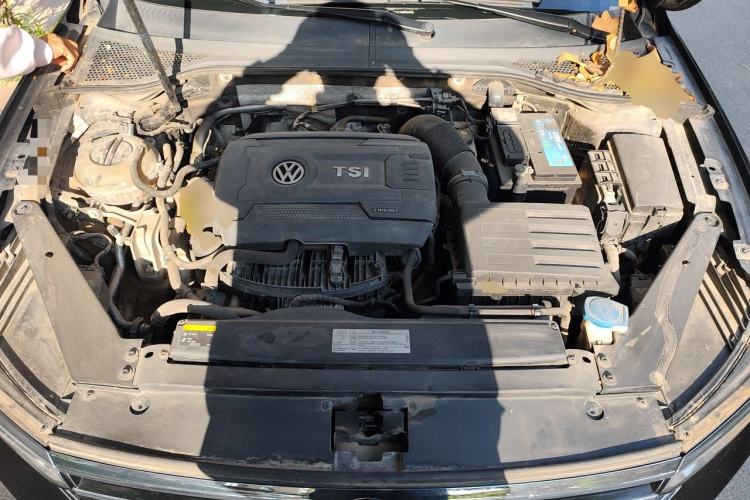 Used Volkswagen Magotan 2017 330TSI DSG Luxury Model Engine Bay