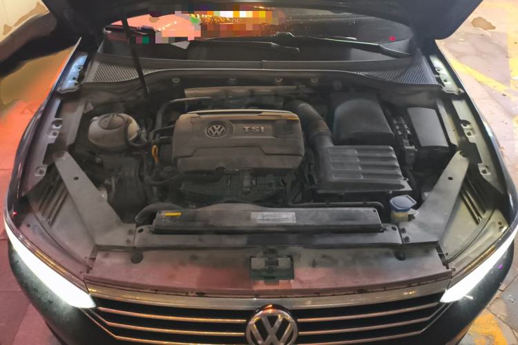 Used Volkswagen Magotan 2017 330TSI DSG Luxury Model Engine Bay