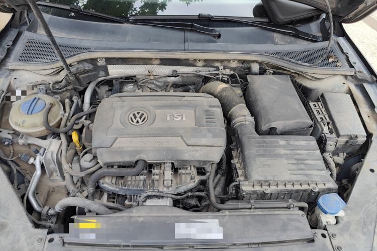 Used Volkswagen Magotan 2017 330TSI DSG Luxury Model Engine Bay