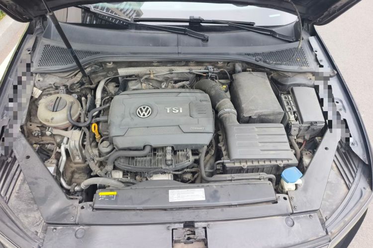 Used Volkswagen Magotan 2017 330TSI DSG Luxury Model Engine Bay