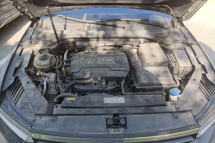 Used Volkswagen Magotan 2017 380TSI DSG Luxury Model Engine Bay
