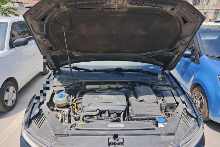 Used Volkswagen Magotan 2017 330TSI DSG Luxury Model Engine Bay