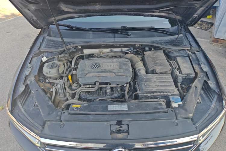 Used Volkswagen Magotan 2017 330TSI DSG Luxury Model Engine Bay