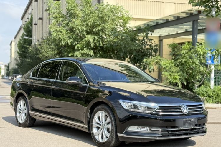 Used Volkswagen Magotan 2017 330TSI DSG Luxury Model Exterior 1