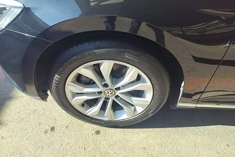 Used Volkswagen Magotan 2017 330TSI DSG Luxury Model Exterior 1
