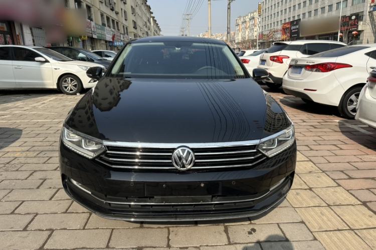 Used Volkswagen Magotan 2017 330TSI DSG Luxury Model Exterior 1