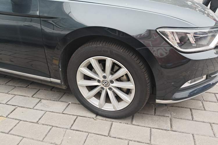 Used Volkswagen Magotan 2017 330TSI DSG Leading Model Exterior 1
