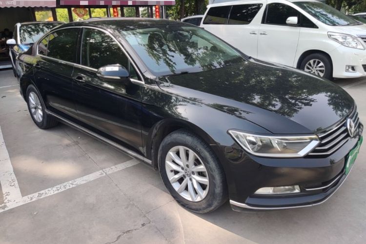 Used Volkswagen Magotan 2017 330TSI DSG Comfort Model Exterior 1