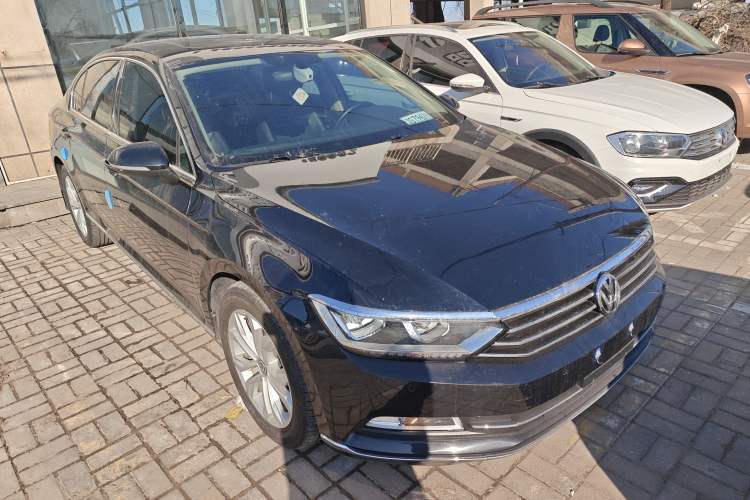 Used Volkswagen Magotan 2017 330TSI DSG Luxury Model Exterior 1