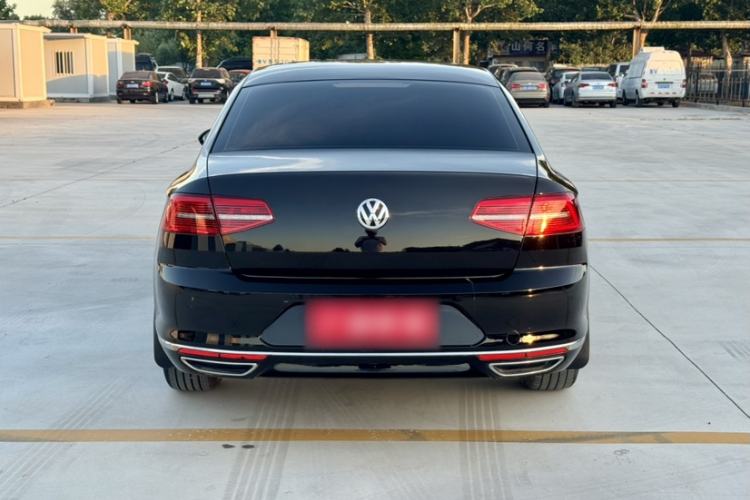 Used Volkswagen Magotan 2017 330TSI DSG Luxury Model Exterior 1
