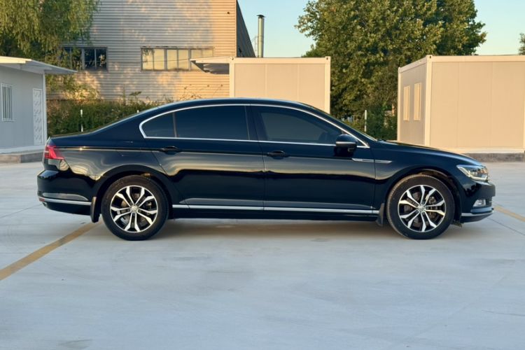Used Volkswagen Magotan 2017 330TSI DSG Luxury Model Exterior 10