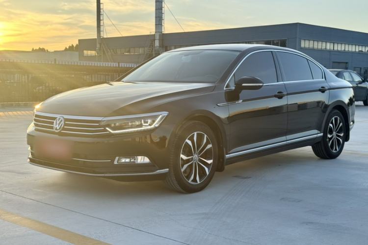 Used Volkswagen Magotan 2017 330TSI DSG Luxury Model Exterior 11