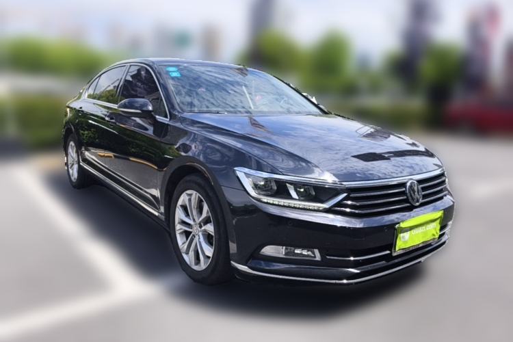 Used Volkswagen Magotan 2017 330TSI DSG Luxury Model Exterior 2