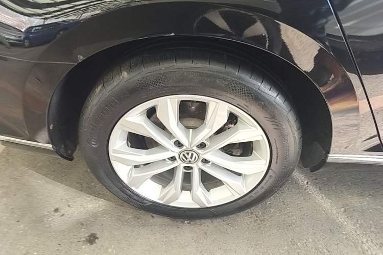 Used Volkswagen Magotan 2017 330TSI DSG Luxury Model Exterior 2