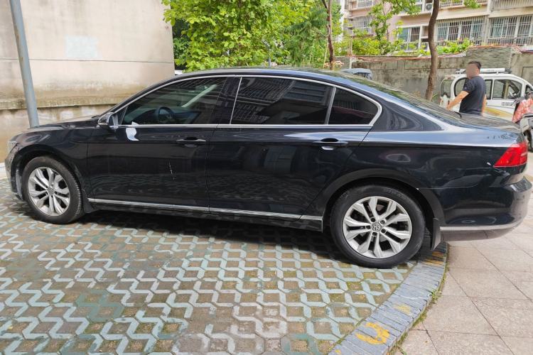 Used Volkswagen Magotan 2017 330TSI DSG Luxury Model Exterior 2