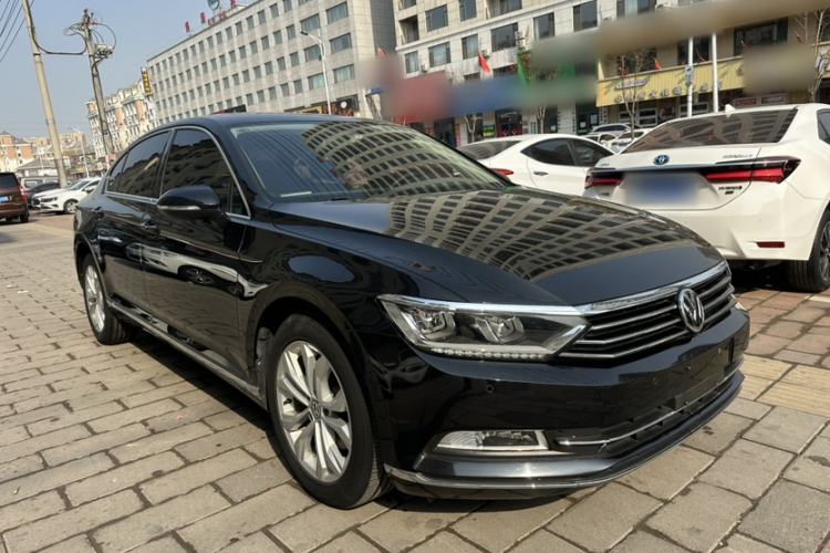 Used Volkswagen Magotan 2017 330TSI DSG Luxury Model Exterior 2