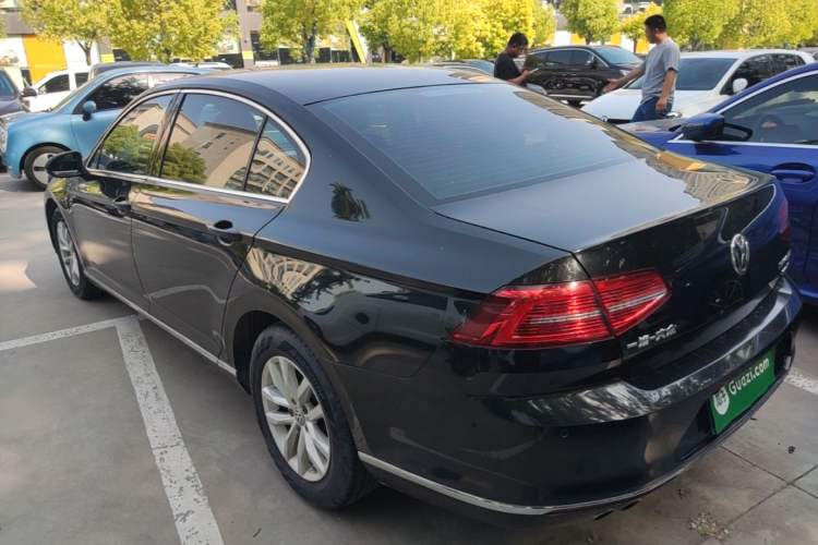Used Volkswagen Magotan 2017 330TSI DSG Comfort Model Exterior 2