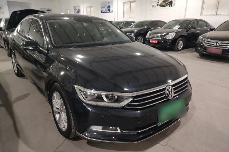 Used Volkswagen Magotan 2017 330TSI DSG Luxury Model Exterior 2