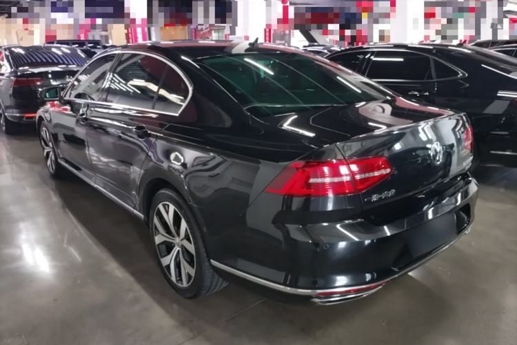 Used Volkswagen Magotan 2017 380TSI DSG Prestige Edition Exterior 2
