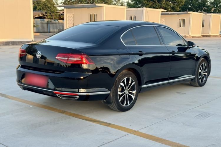Used Volkswagen Magotan 2017 330TSI DSG Luxury Model Exterior 3