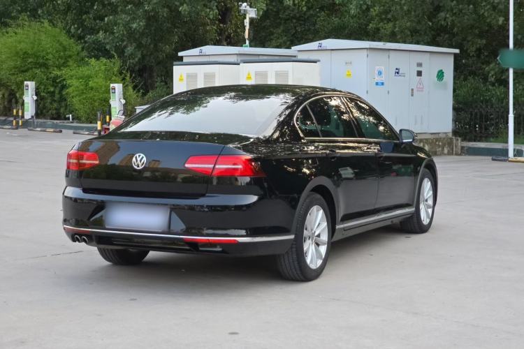 Used Volkswagen Magotan 2017 330TSI DSG Leading Model Exterior 4