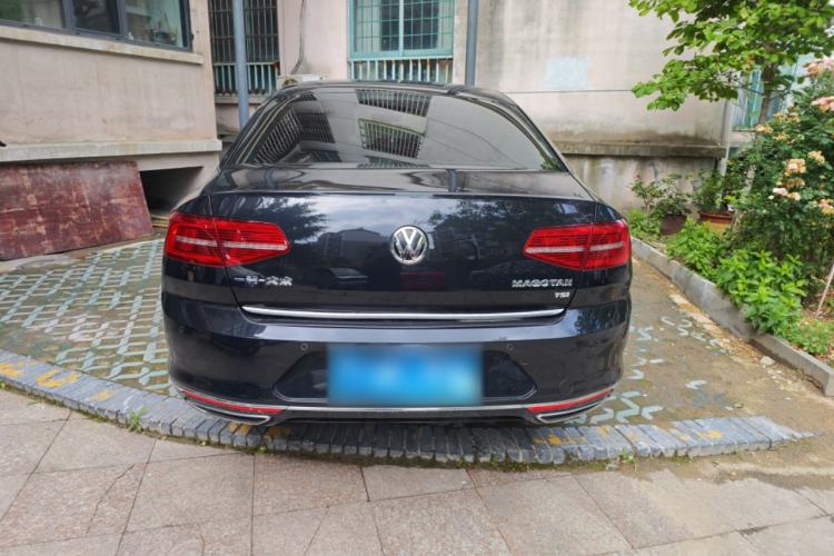 Used Volkswagen Magotan 2017 330TSI DSG Luxury Model Exterior 4