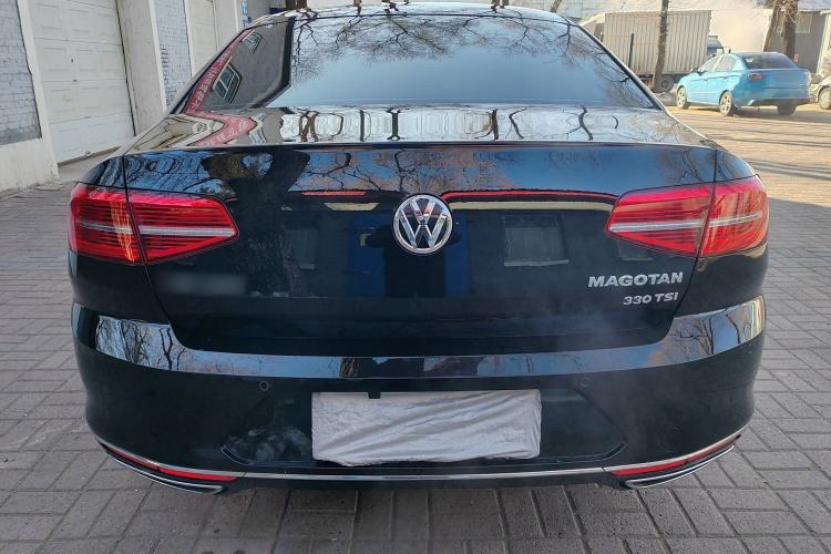 Used Volkswagen Magotan 2017 330TSI DSG Luxury Model Exterior 4