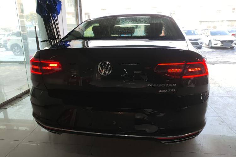Used Volkswagen Magotan 2017 330TSI DSG Luxury Model Exterior 4