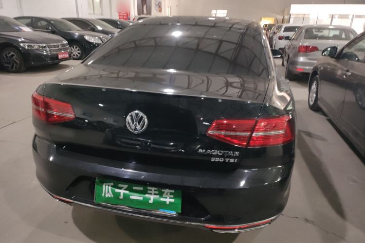 Used Volkswagen Magotan 2017 330TSI DSG Luxury Model Exterior 4