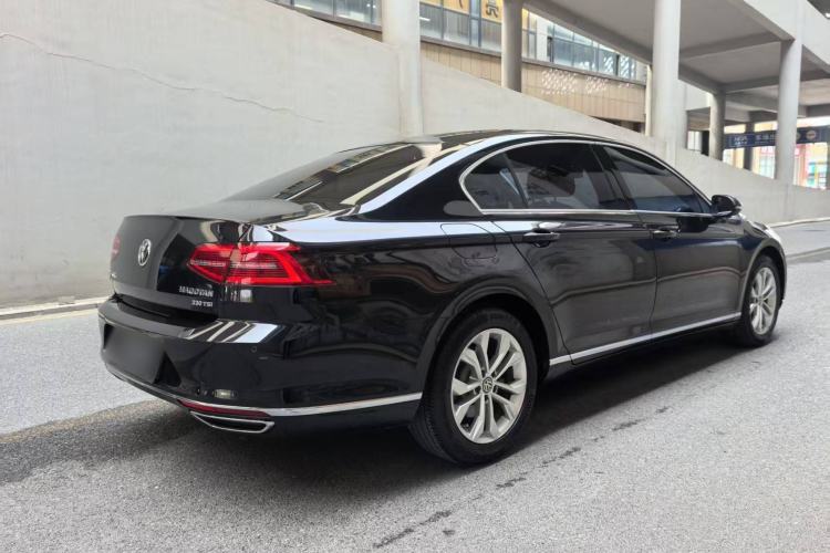 Used Volkswagen Magotan 2017 330TSI DSG Luxury Model Exterior 5