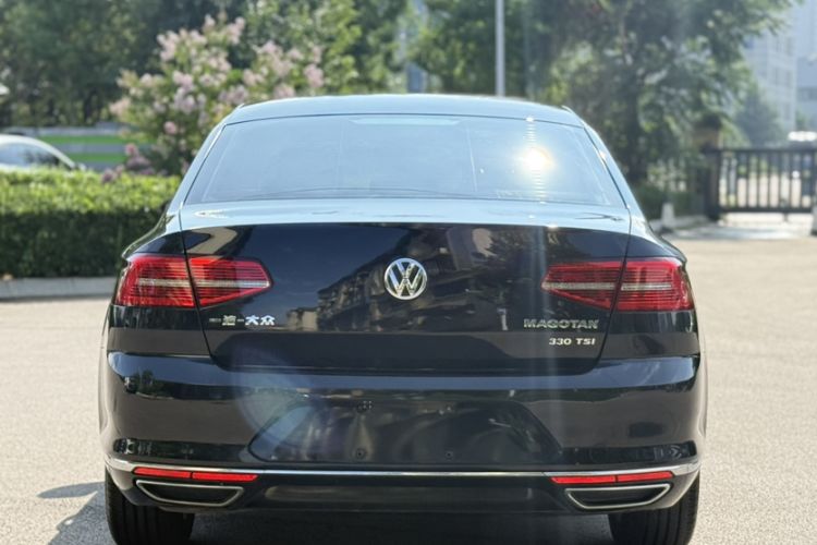 Used Volkswagen Magotan 2017 330TSI DSG Luxury Model Exterior 5