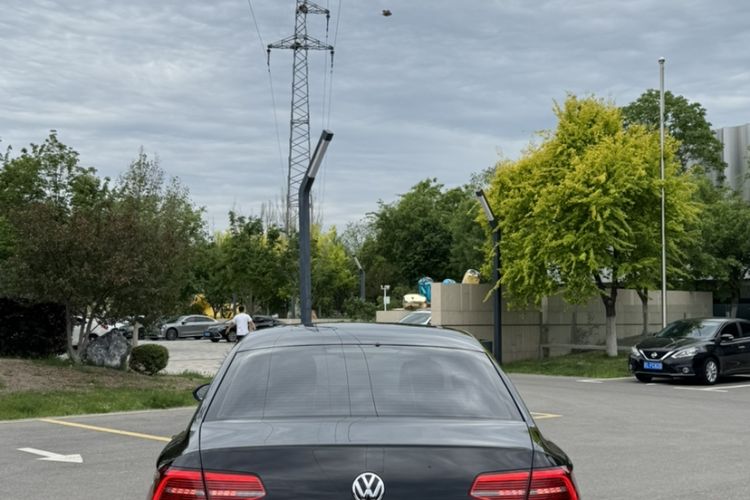 Used Volkswagen Magotan 2017 330TSI DSG Luxury Model Exterior 5