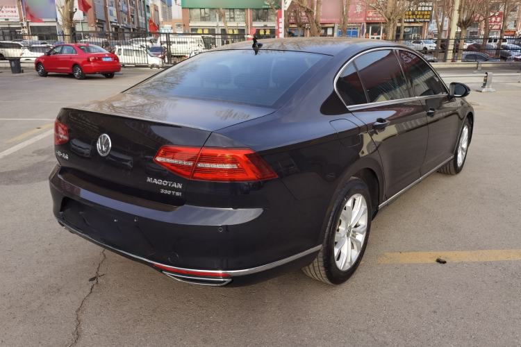 Used Volkswagen Magotan 2017 330TSI DSG Luxury Model Exterior 5