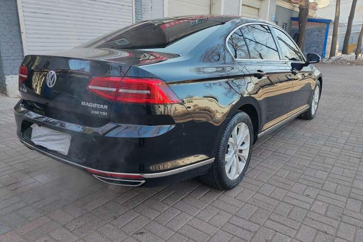 Used Volkswagen Magotan 2017 330TSI DSG Luxury Model Exterior 5