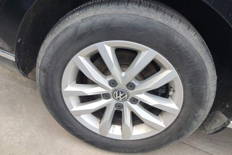 Used Volkswagen Magotan 2017 330TSI DSG Comfort Model Exterior 5