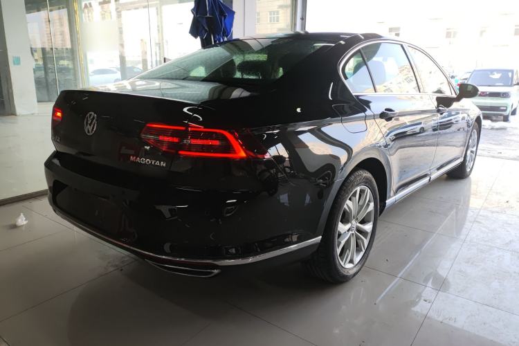 Used Volkswagen Magotan 2017 330TSI DSG Luxury Model Exterior 5