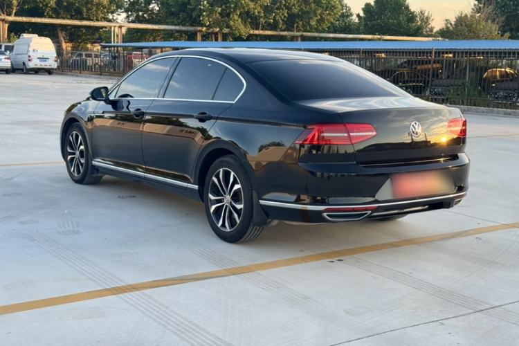 Used Volkswagen Magotan 2017 330TSI DSG Luxury Model Exterior 5