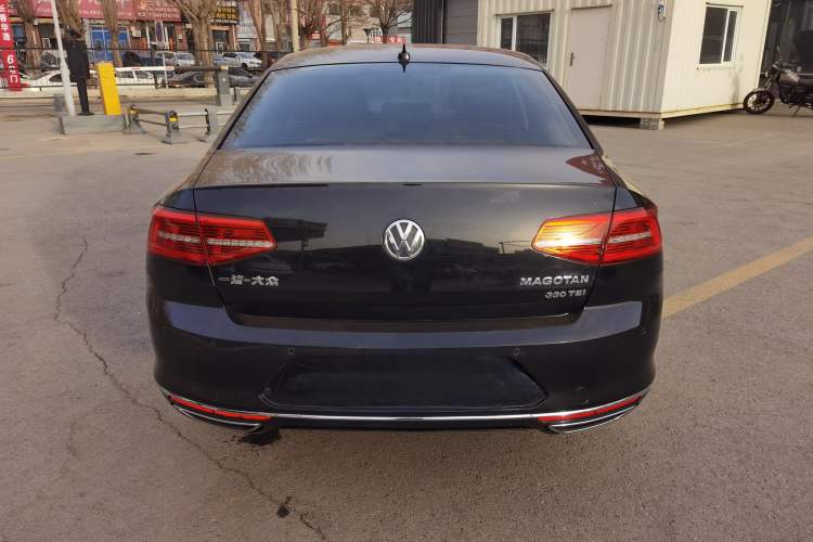 Used Volkswagen Magotan 2017 330TSI DSG Luxury Model Exterior 6