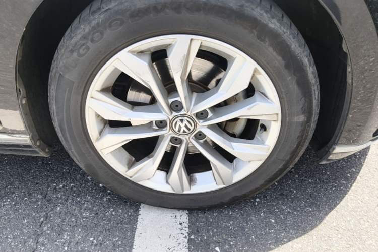 Used Volkswagen Magotan 2017 330TSI DSG Luxury Model Exterior 7