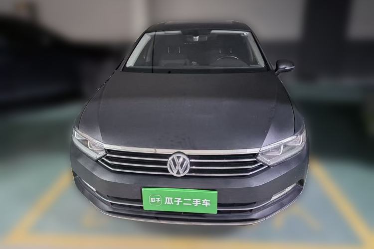Used Volkswagen Magotan 2017 330TSI DSG Luxury Model Front