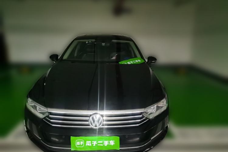 Used Volkswagen Magotan 2017 330TSI DSG Luxury Model Front