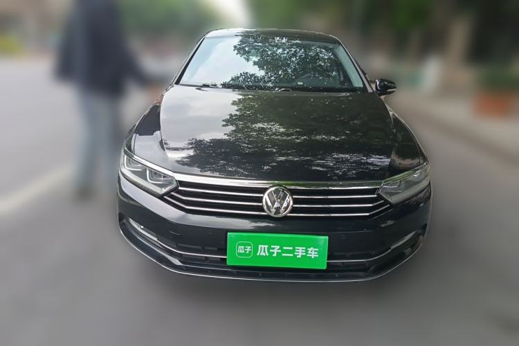 Used Volkswagen Magotan 2017 330TSI DSG Luxury Model Front