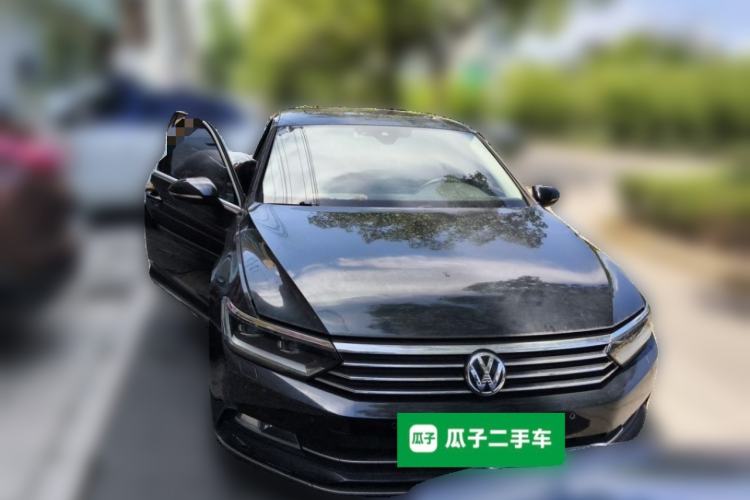Used Volkswagen Magotan 2017 330TSI DSG Luxury Model Front