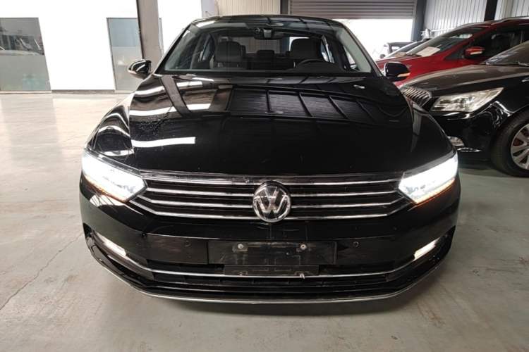 Used Volkswagen Magotan 2017 330TSI DSG Luxury Model Front