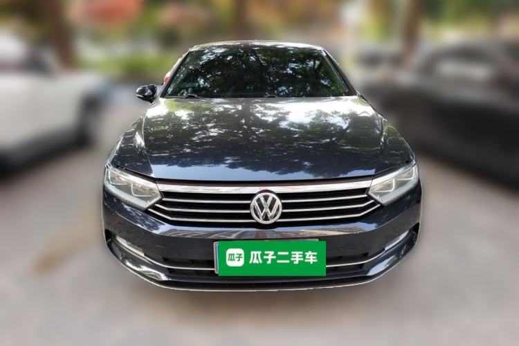 Used Volkswagen Magotan 2017 330TSI DSG Luxury Model Front