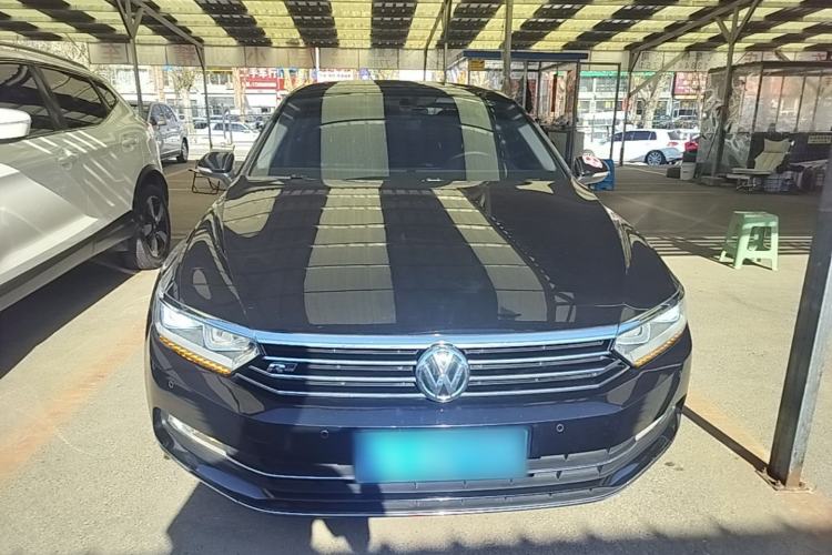 Used Volkswagen Magotan 2017 330TSI DSG Luxury Model Front