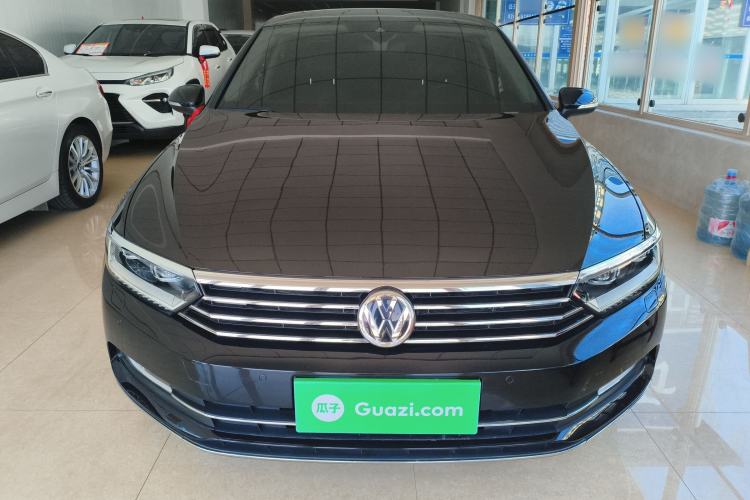 Used Volkswagen Magotan 2017 330TSI DSG Luxury Model Front