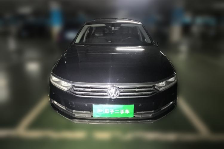 Used Volkswagen Magotan 2017 330TSI DSG Luxury Model Front