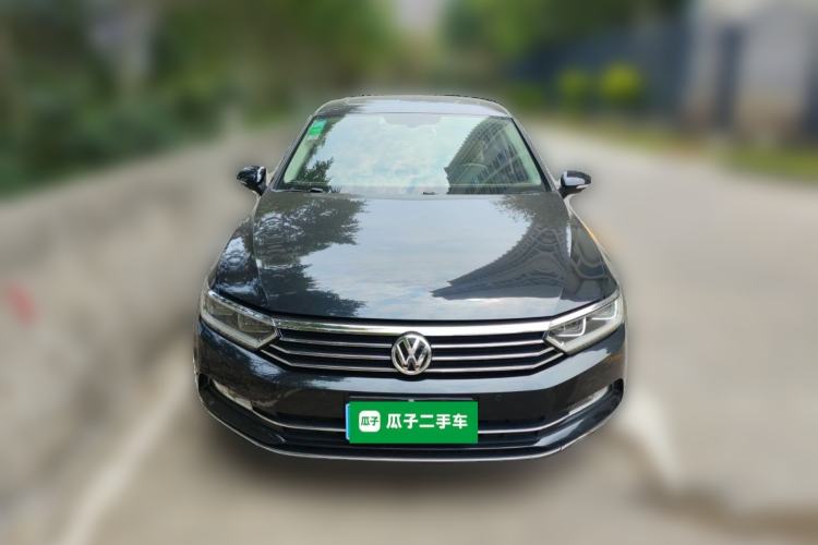 Used Volkswagen Magotan 2017 330TSI DSG Luxury Model Front