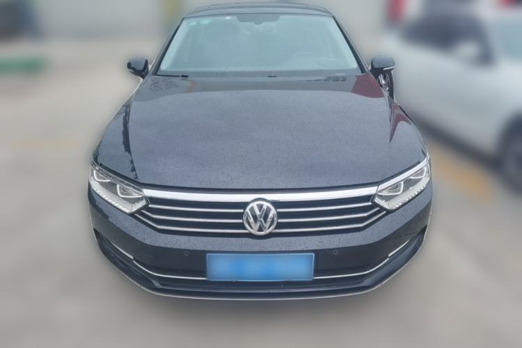 Used Volkswagen Magotan 2017 330TSI DSG Luxury Model Front